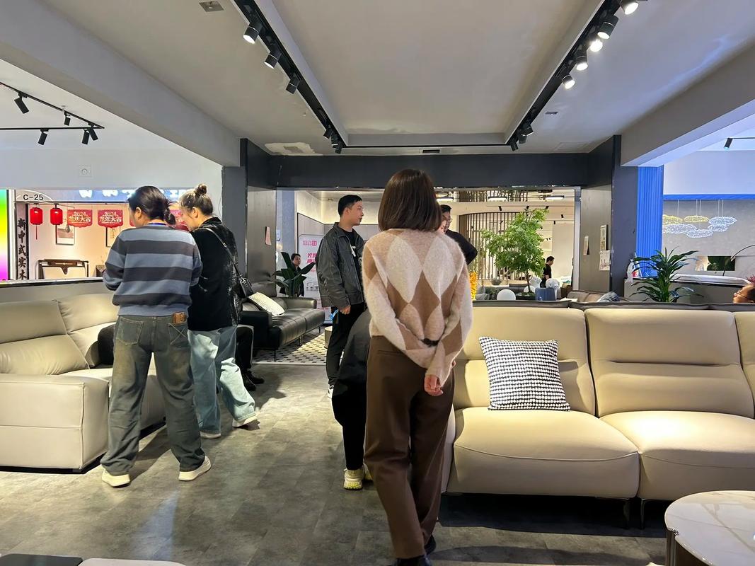 蠡口家具城局度春季訂貨會(huì)火熱進(jìn)行，源頭工廠直供家具批發(fā)新機(jī)遇